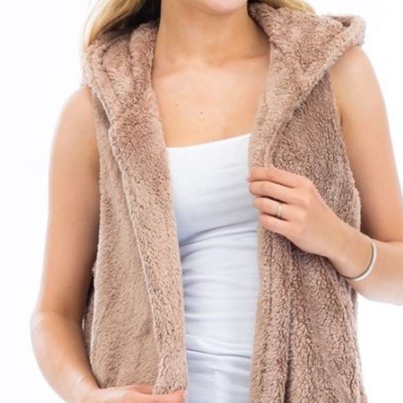 ULTRA SOFT FLEECED VEST - Picture 2 of 2